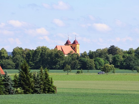 023  Kukleny - kostel sv. Anny