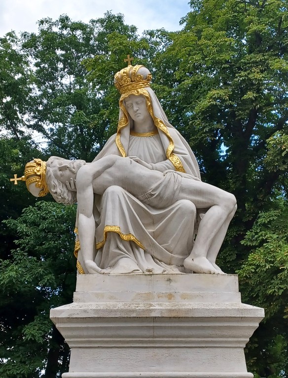 30  Pieta