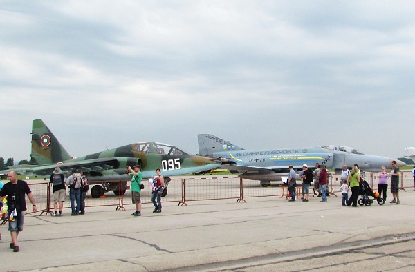 39  Douglas F - 4F Phantom II.