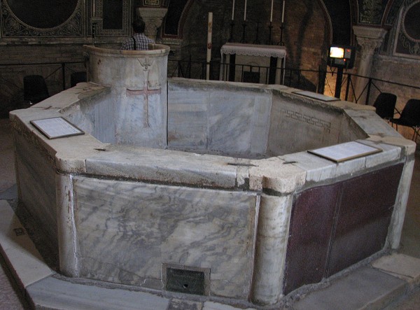 022  Baptisterium