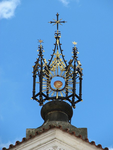 34  Monstrance